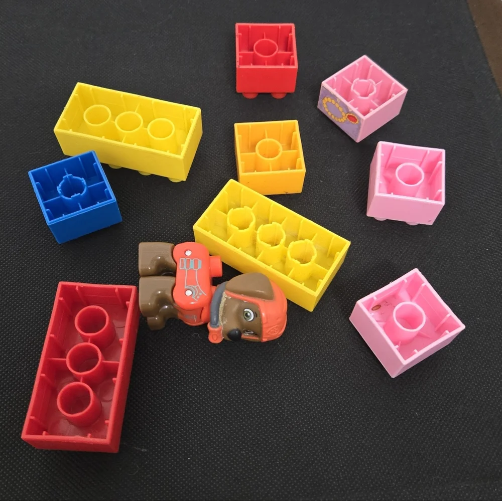 Small Lot Of 9 Blocks 1 Paw Patrol Figure Megablocks